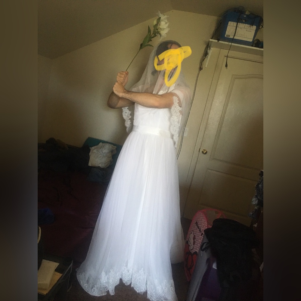 wedding dress brand new size 10